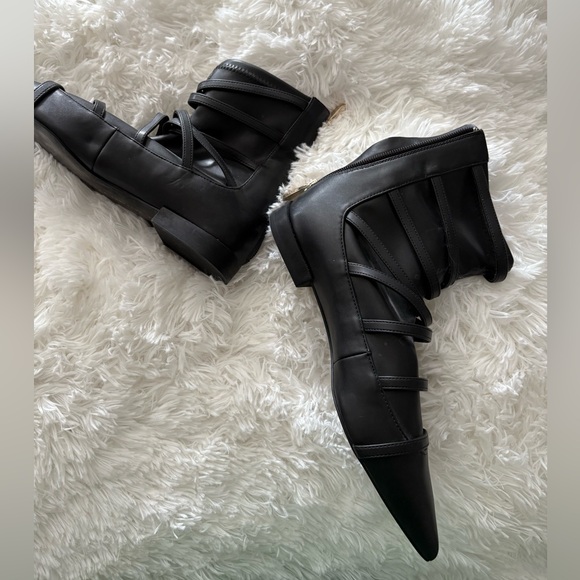 Black Women's Pointed Toe Flats Boots with Pearl Detailing - NWT - Picture 5 of 7